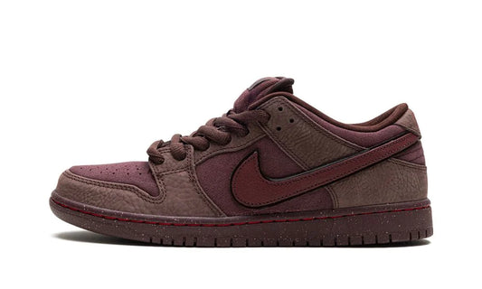 Nike Dunk Low SB City Of Love Burgundy Crush